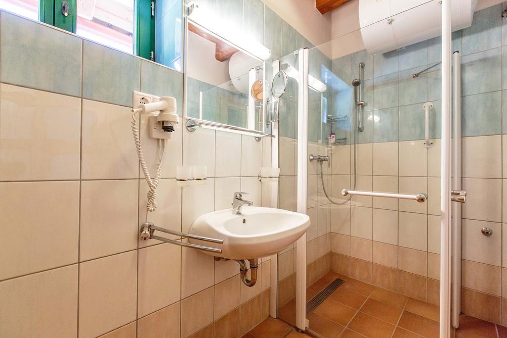 Oereghegyi Apartman Vindornyalak Quarto foto